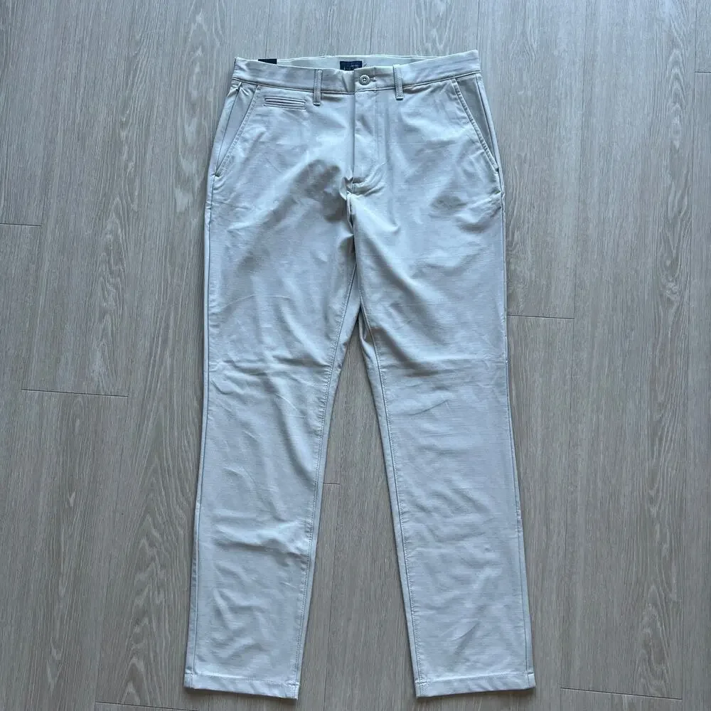 J Crew 1040 Athletic Tapered Fit Tech Pants Mens 31 W 30 L Ashen Taupe